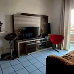 Apartamento Compartilhado, Com 02 Quartos, Sendo 01 Suite